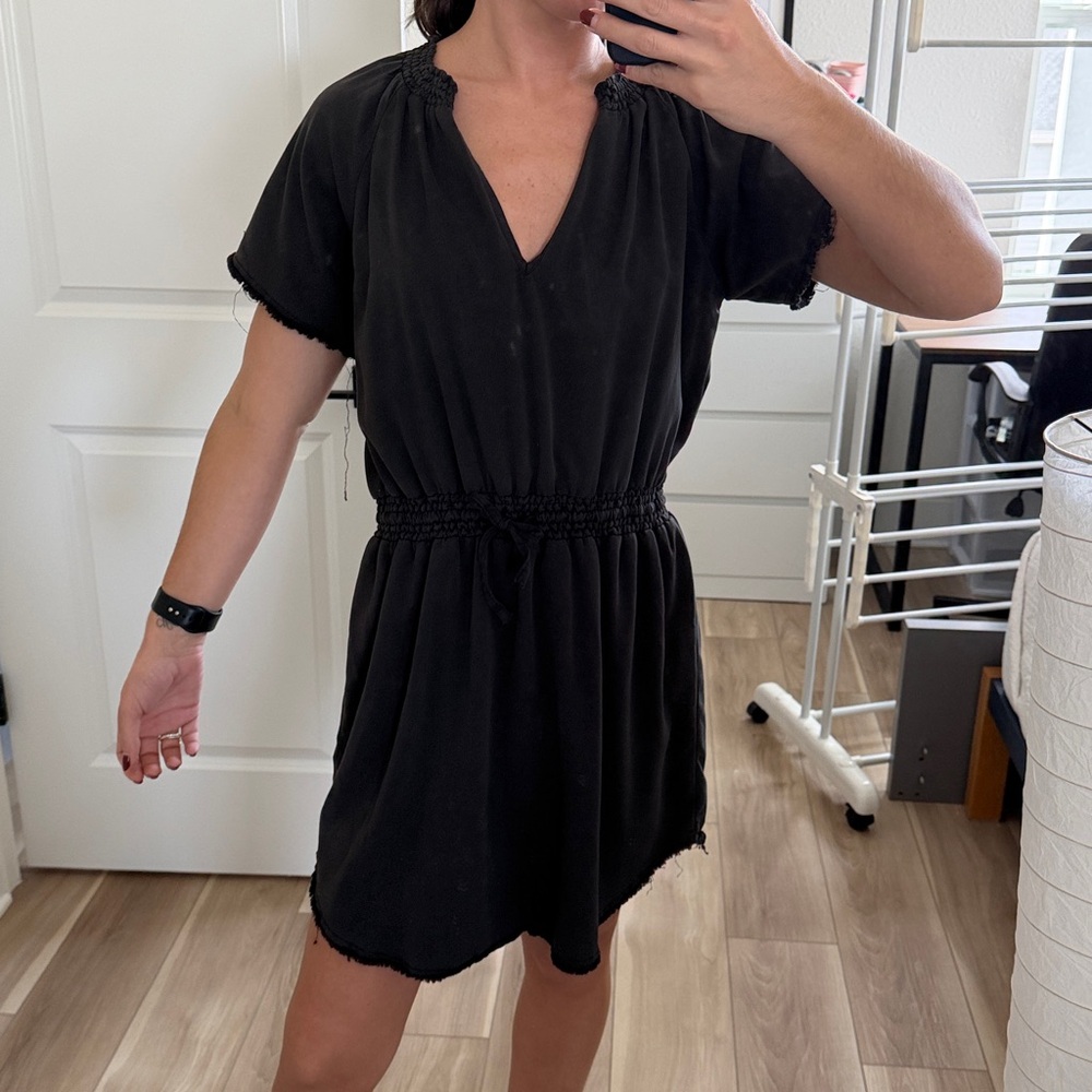 Black V-Neck Short Sleeve Dress